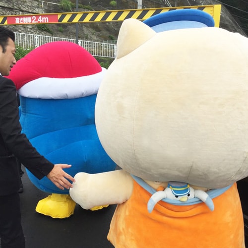 ドンペンとMEGAドン・キホーテ伊東店オープニング