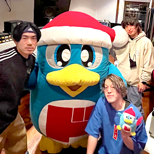 MEGAドンキ渋谷本店 優里さん Red Bull Jukeboxキャンペーン
